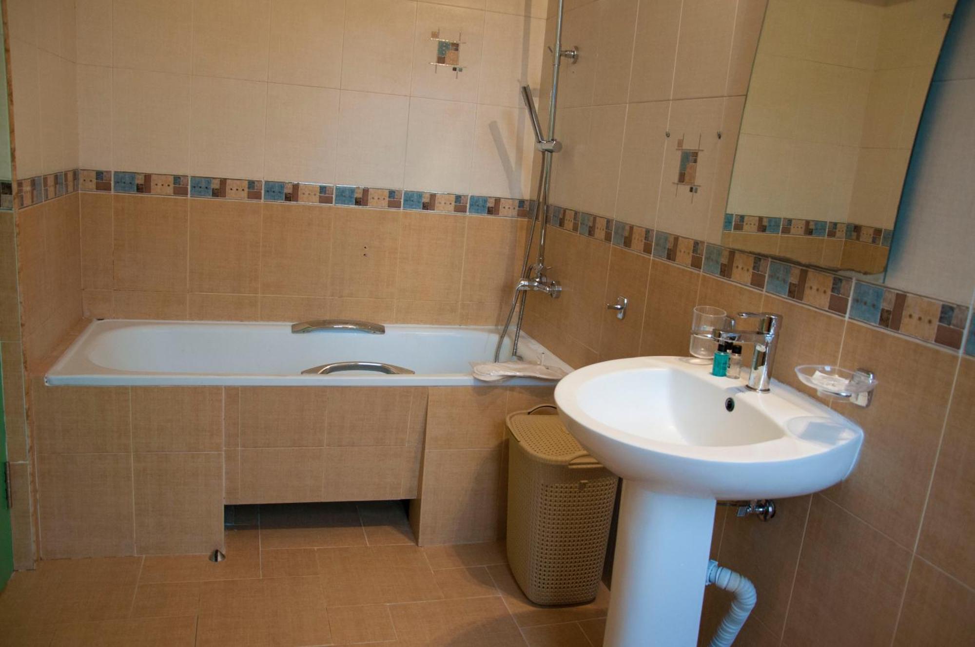 X Hotel Ereván Habitación foto